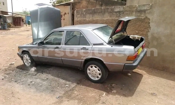 Acheter Occasion Voiture Mercedes-Benz 190 Autre à Ouagadougou, Burkina-Faso Acheter Occasion Voiture Mercedes-Benz 190 Autre à Ouagadougou, Burkina-Faso