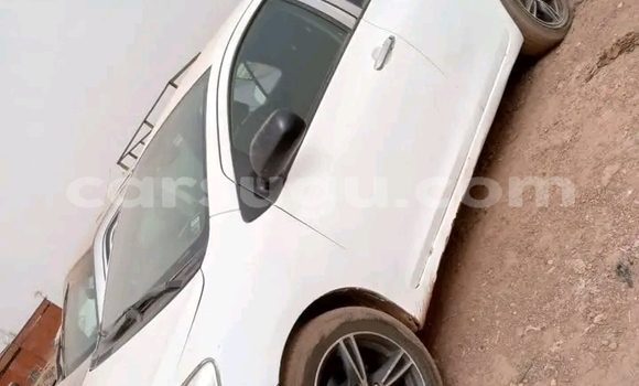 Acheter Occasion Voiture Toyota Yaris Blanc à Ouagadougou, Burkina-Faso Acheter Occasion Voiture Toyota Yaris Blanc à Ouagadougou, Burkina-Faso