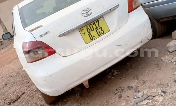Acheter Occasion Voiture Toyota Yaris Blanc à Ouagadougou, Burkina-Faso Acheter Occasion Voiture Toyota Yaris Blanc à Ouagadougou, Burkina-Faso