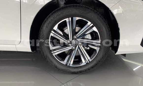 Acheter Occasion Voiture Toyota Yaris Blanc à Bobo Dioulasso, Burkina-Faso Acheter Occasion Voiture Toyota Yaris Blanc à Bobo Dioulasso, Burkina-Faso