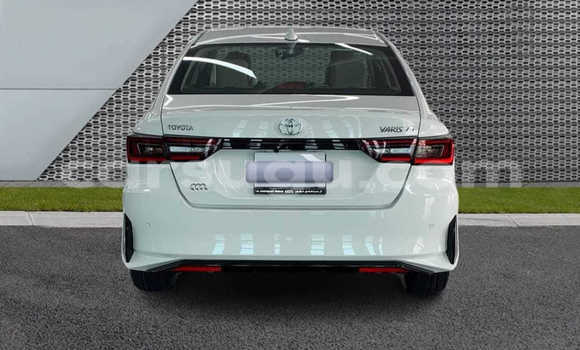Acheter Occasion Voiture Toyota Yaris Blanc à Bobo Dioulasso, Burkina-Faso Acheter Occasion Voiture Toyota Yaris Blanc à Bobo Dioulasso, Burkina-Faso