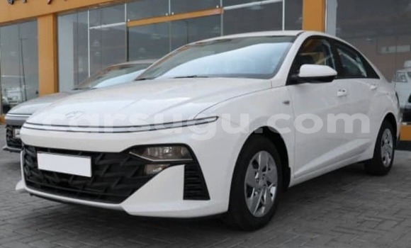 Buy Used Hyundai Accent White Car in Ouagadougou in Burkina Faso Buy Used Hyundai Accent White Car in Ouagadougou in Burkina Faso