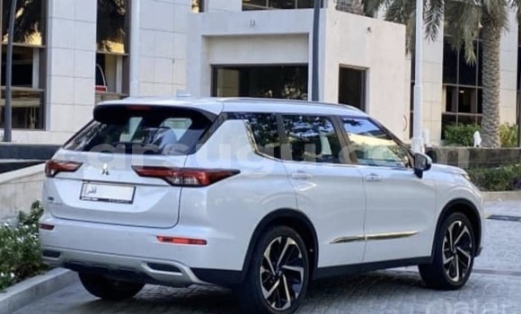 Buy Used Mitsubishi Outlander White Car in Bekuy in Houet Buy Used Mitsubishi Outlander White Car in Bekuy in Houet