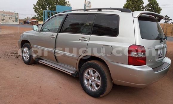 Acheter Occasion Voiture Toyota Highlander Gris à Ouagadougou au Burkina-Faso Acheter Occasion Voiture Toyota Highlander Gris à Ouagadougou au Burkina-Faso