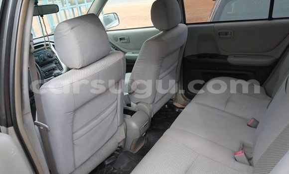 Acheter Occasion Voiture Toyota Highlander Gris à Ouagadougou, Burkina-Faso Acheter Occasion Voiture Toyota Highlander Gris à Ouagadougou, Burkina-Faso