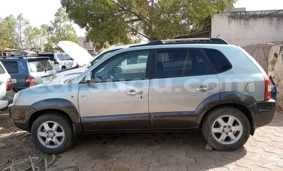 Acheter Occasion Voiture Hyundai Tucson Vert à Ouagadougou, Burkina-Faso Acheter Occasion Voiture Hyundai Tucson Vert à Ouagadougou, Burkina-Faso