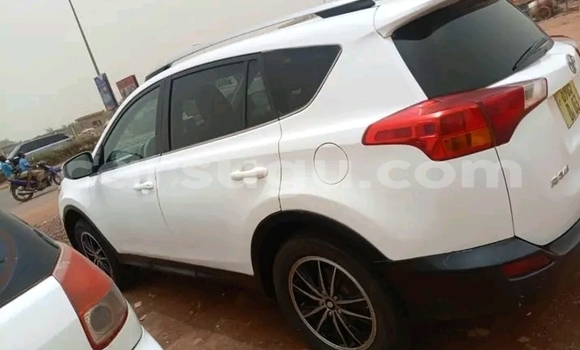 Acheter Occasion Voiture Toyota RAV4 Blanc à Boromo, Bale Acheter Occasion Voiture Toyota RAV4 Blanc à Boromo, Bale