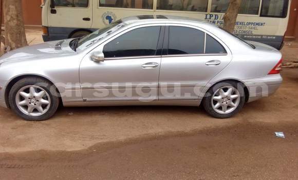 Acheter Occasion Voiture Mercedes-Benz 250 Gris à Ouagadougou, Burkina-Faso Acheter Occasion Voiture Mercedes-Benz 250 Gris à Ouagadougou, Burkina-Faso