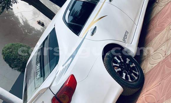 Acheter Occasion Voiture Toyota Corolla Blanc à Ouagadougou, Burkina-Faso Acheter Occasion Voiture Toyota Corolla Blanc à Ouagadougou, Burkina-Faso