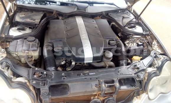 Acheter Occasion Voiture Mercedes-Benz 250 Gris à Ouagadougou, Burkina-Faso Acheter Occasion Voiture Mercedes-Benz 250 Gris à Ouagadougou, Burkina-Faso