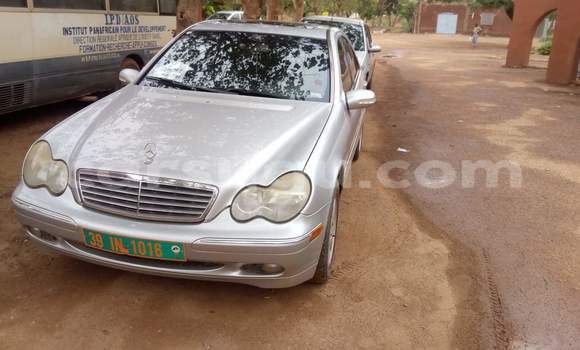 Acheter Occasion Voiture Mercedes-Benz 250 Gris à Ouagadougou, Burkina-Faso Acheter Occasion Voiture Mercedes-Benz 250 Gris à Ouagadougou, Burkina-Faso