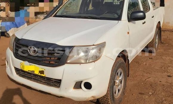 Sayi Na hannu Toyota Hilux White Mota in Ouagadougou a Burkina Faso Sayi Na hannu Toyota Hilux White Mota in Ouagadougou a Burkina Faso