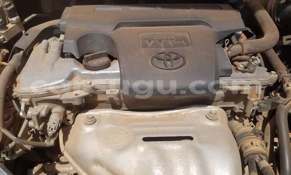 Sayi Na hannu Toyota RAV4 White Mota in Ouagadougou a Burkina Faso Sayi Na hannu Toyota RAV4 White Mota in Ouagadougou a Burkina Faso