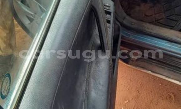 Sayi Na hannu Toyota RAV4 Blue Mota in Ouagadougou a Burkina Faso Sayi Na hannu Toyota RAV4 Blue Mota in Ouagadougou a Burkina Faso