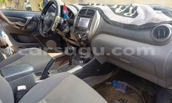 Sayi Na hannu Toyota RAV4 Green Mota in Ouagadougou a Burkina Faso Sayi Na hannu Toyota RAV4 Green Mota in Ouagadougou a Burkina Faso