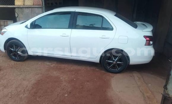 Sayi Na hannu Toyota Yaris White Mota in Ouagadougou a Burkina Faso Sayi Na hannu Toyota Yaris White Mota in Ouagadougou a Burkina Faso