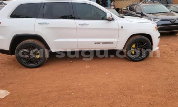 Sayi Na hannu Jeep Grand Cherokee White Mota in Ouagadougou a Burkina Faso Sayi Na hannu Jeep Grand Cherokee White Mota in Ouagadougou a Burkina Faso