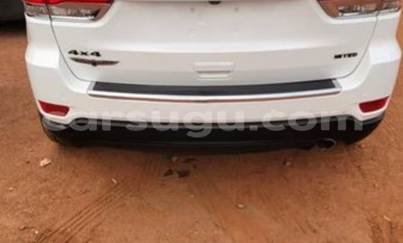 Sayi Na hannu Jeep Grand Cherokee White Mota in Ouagadougou a Burkina Faso Sayi Na hannu Jeep Grand Cherokee White Mota in Ouagadougou a Burkina Faso