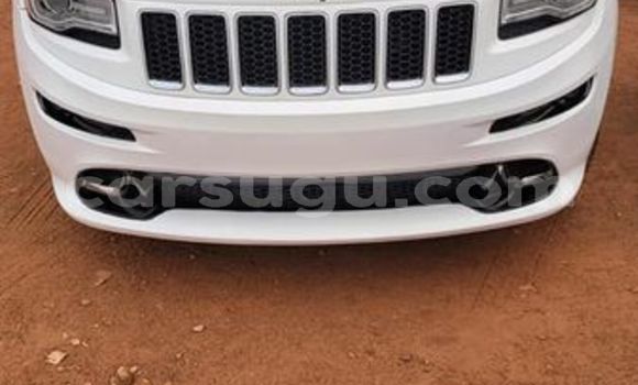 Sayi Na hannu Jeep Grand Cherokee White Mota in Ouagadougou a Burkina Faso Sayi Na hannu Jeep Grand Cherokee White Mota in Ouagadougou a Burkina Faso