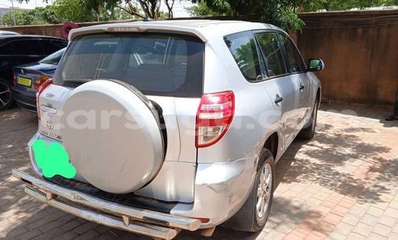 Sayi Na hannu Toyota RAV4 Sauran Mota in Ouagadougou a Burkina Faso Sayi Na hannu Toyota RAV4 Sauran Mota in Ouagadougou a Burkina Faso