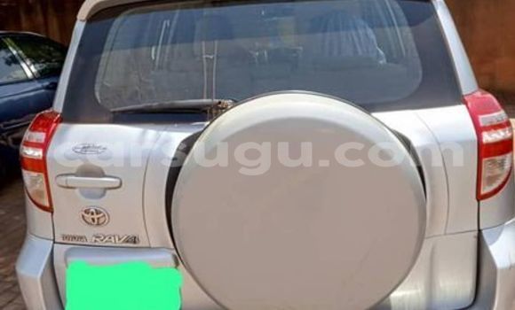 Sayi Na hannu Toyota RAV4 Sauran Mota in Ouagadougou a Burkina Faso Sayi Na hannu Toyota RAV4 Sauran Mota in Ouagadougou a Burkina Faso