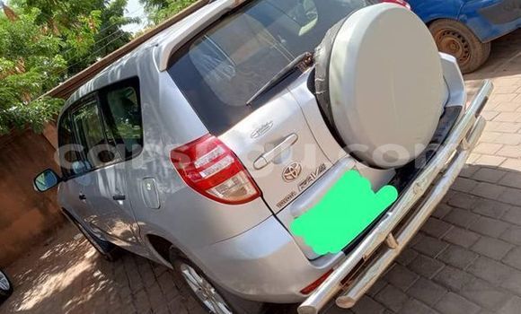 Sayi Na hannu Toyota RAV4 Sauran Mota in Ouagadougou a Burkina Faso Sayi Na hannu Toyota RAV4 Sauran Mota in Ouagadougou a Burkina Faso