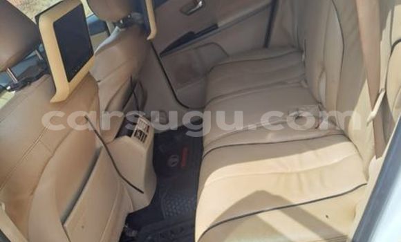 Sayi Na hannu Toyota Venza White Mota in Ouagadougou a Burkina Faso Sayi Na hannu Toyota Venza White Mota in Ouagadougou a Burkina Faso