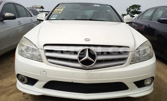 Acheter Occasion Voiture Mercedes-Benz C–Class Blanc à Bogande, Gnagna Acheter Occasion Voiture Mercedes-Benz C–Class Blanc à Bogande, Gnagna
