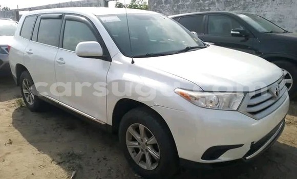 Acheter Occasion Voiture Toyota Highlander Blanc à Banfora, Burkina-Faso Acheter Occasion Voiture Toyota Highlander Blanc à Banfora, Burkina-Faso