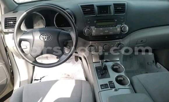 Acheter Occasion Voiture Toyota Highlander Blanc à Banfora, Burkina-Faso Acheter Occasion Voiture Toyota Highlander Blanc à Banfora, Burkina-Faso