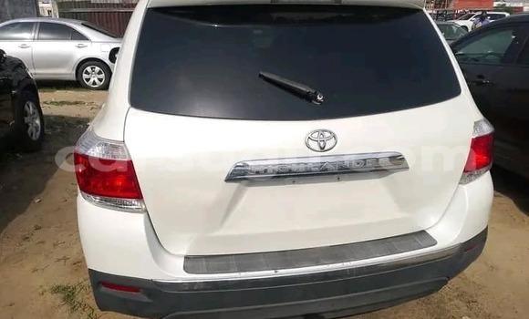 Acheter Occasion Voiture Toyota Highlander Blanc à Banfora, Burkina-Faso Acheter Occasion Voiture Toyota Highlander Blanc à Banfora, Burkina-Faso