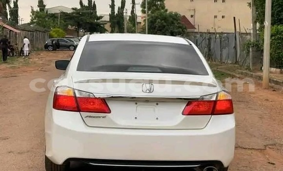 Acheter Occasion Voiture Honda Accord Blanc à Bogande, Gnagna Acheter Occasion Voiture Honda Accord Blanc à Bogande, Gnagna
