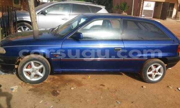 Acheter Occasion Voiture Renault Megane Bleu à Ouagadougou au Burkina-Faso Acheter Occasion Voiture Renault Megane Bleu à Ouagadougou au Burkina-Faso