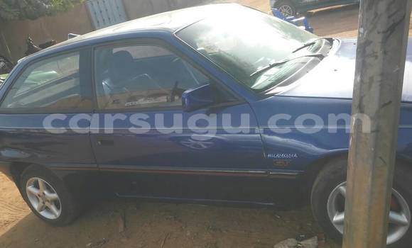 Acheter Occasion Voiture Renault Megane Bleu à Ouagadougou, Burkina-Faso Acheter Occasion Voiture Renault Megane Bleu à Ouagadougou, Burkina-Faso