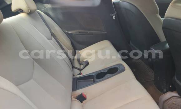 Buy Used Hyundai Veloster White Car in Batie in Noumbiel Buy Used Hyundai Veloster White Car in Batie in Noumbiel