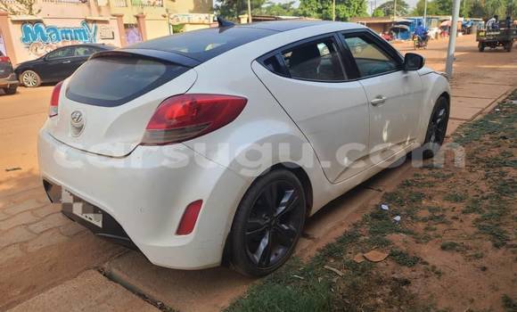 Buy Used Hyundai Veloster White Car in Batie in Noumbiel Buy Used Hyundai Veloster White Car in Batie in Noumbiel