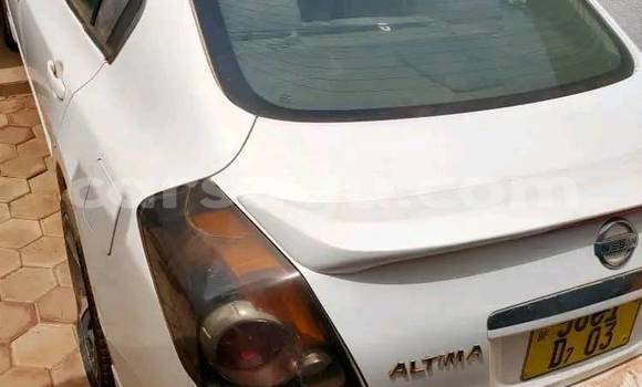 Buy Used Nissan Altima White Car in Ouagadougou in Burkina Faso Buy Used Nissan Altima White Car in Ouagadougou in Burkina Faso