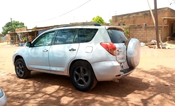 Buy Used Toyota RAV4 White Car in Ouagadougou in Burkina Faso Buy Used Toyota RAV4 White Car in Ouagadougou in Burkina Faso