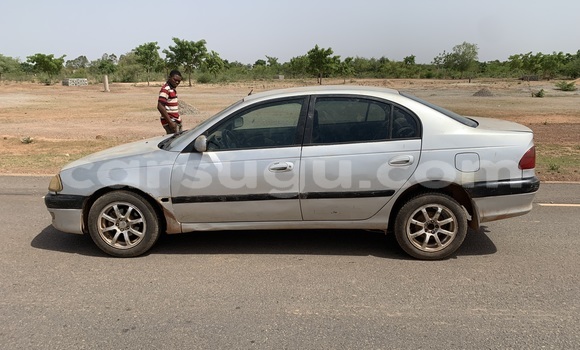 Sayi Na hannu Toyota Avensis Azurfa Mota in Ouagadougou a Burkina Faso Sayi Na hannu Toyota Avensis Azurfa Mota in Ouagadougou a Burkina Faso