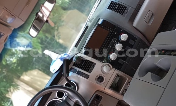 Sayi Na hannu Toyota Tundra White Mota in Ouagadougou a Burkina Faso Sayi Na hannu Toyota Tundra White Mota in Ouagadougou a Burkina Faso