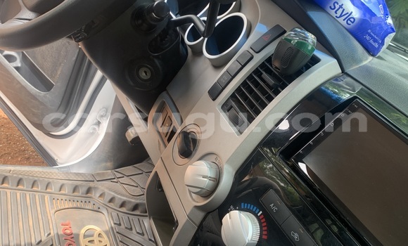 Sayi Na hannu Toyota Tundra White Mota in Ouagadougou a Burkina Faso Sayi Na hannu Toyota Tundra White Mota in Ouagadougou a Burkina Faso