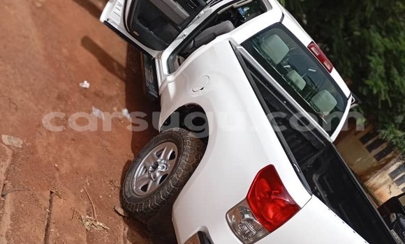 Sayi Na hannu Toyota Tundra White Mota in Ouagadougou a Burkina Faso Sayi Na hannu Toyota Tundra White Mota in Ouagadougou a Burkina Faso