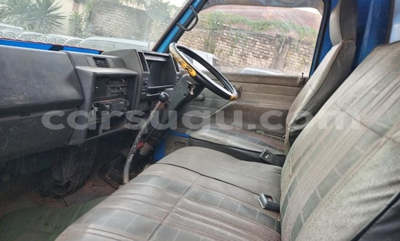 Sayi Na hannu Toyota Hilux White Mota in Ouagadougou a Burkina Faso Sayi Na hannu Toyota Hilux White Mota in Ouagadougou a Burkina Faso