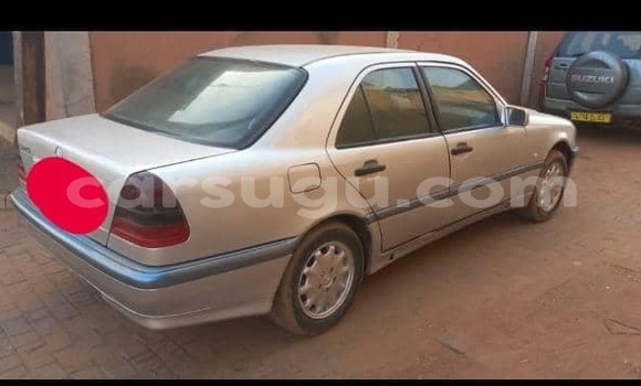 Sayi Na hannu Mercedes-Benz C–Class Sauran Mota in Bekuy a Houet Sayi Na hannu Mercedes-Benz C–Class Sauran Mota in Bekuy a Houet