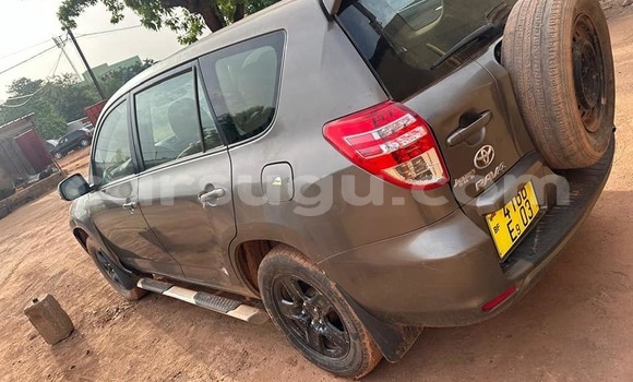 Sayi Na hannu Toyota RAV4 Sauran Mota in Bekuy a Houet Sayi Na hannu Toyota RAV4 Sauran Mota in Bekuy a Houet