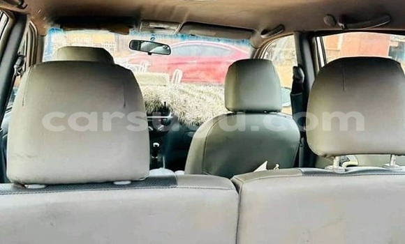 Sayi Na hannu Toyota RAV4 Sauran Mota in Ouagadougou a Burkina Faso Sayi Na hannu Toyota RAV4 Sauran Mota in Ouagadougou a Burkina Faso