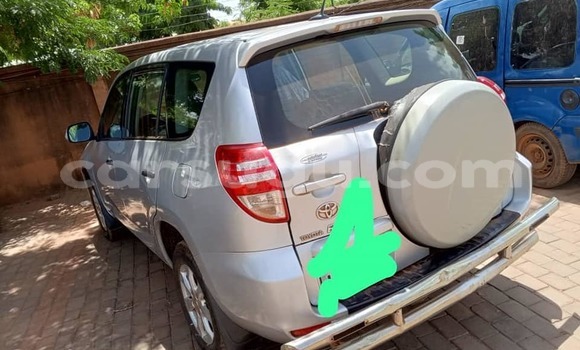 Sayi Na hannu Toyota RAV4 Sauran Mota in Batie a Noumbiel Sayi Na hannu Toyota RAV4 Sauran Mota in Batie a Noumbiel