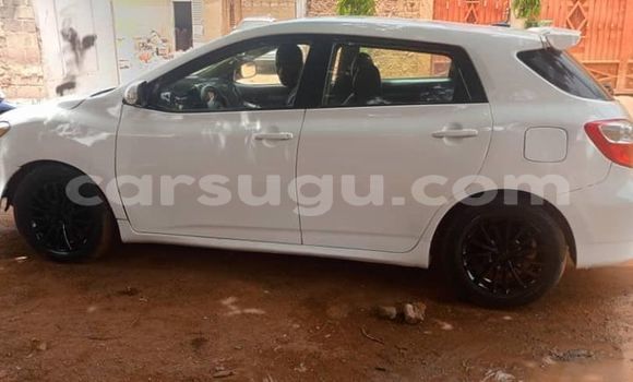 Sayi Na hannu Toyota Matrix White Mota in Bobo Dioulasso a Burkina Faso Sayi Na hannu Toyota Matrix White Mota in Bobo Dioulasso a Burkina Faso