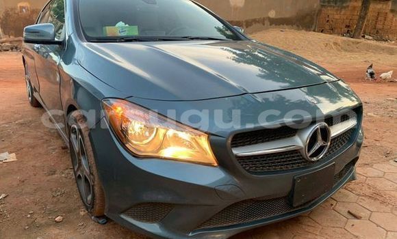 Sayi Na hannu Mercedes Viano Sauran Mota in Ouagadougou a Burkina Faso