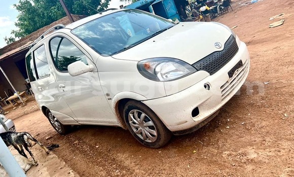 Acheter Occasion Voiture Toyota Yaris Blanc à Ouagadougou, Burkina-Faso Acheter Occasion Voiture Toyota Yaris Blanc à Ouagadougou, Burkina-Faso